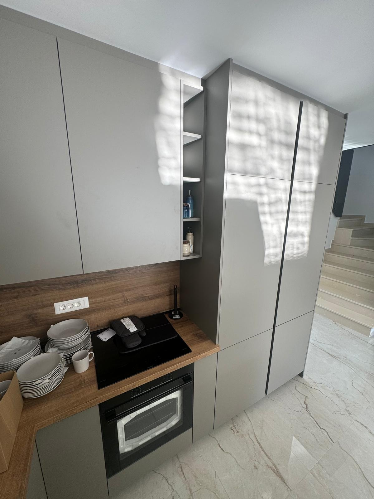 Chorvátsko - Novostavba zariadeného domu s výhľadom na more a bazénom v Privlake