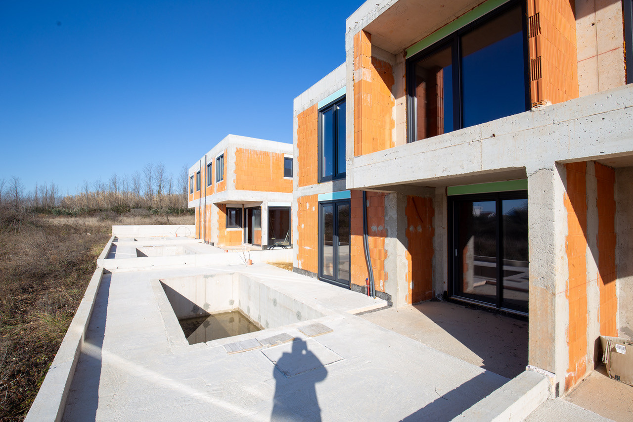 Chorvátsko, Privlaka -Len u nás v ponuke na predaj dom s bazénom-novostavba,200 m od mora