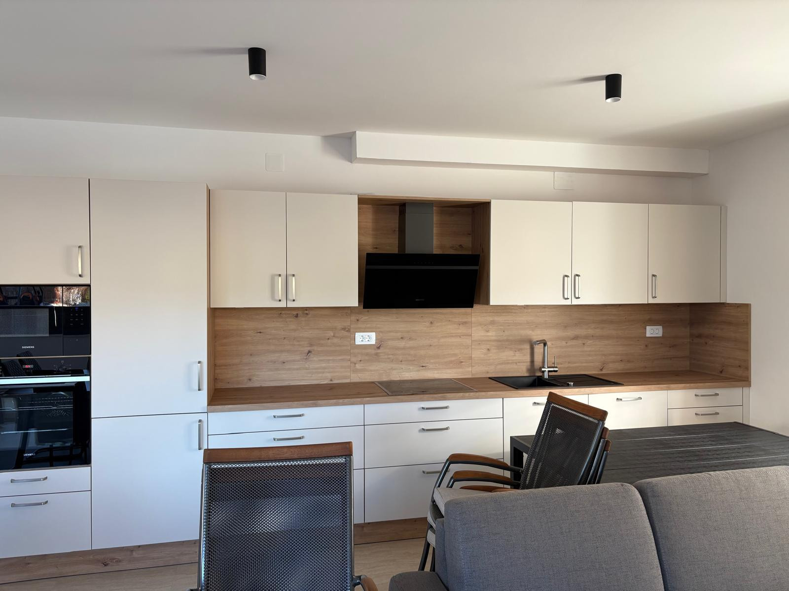 Chorvátsko , ostrov Vir - Na predaj zariadený 3-izbový apartmán so záhradou!