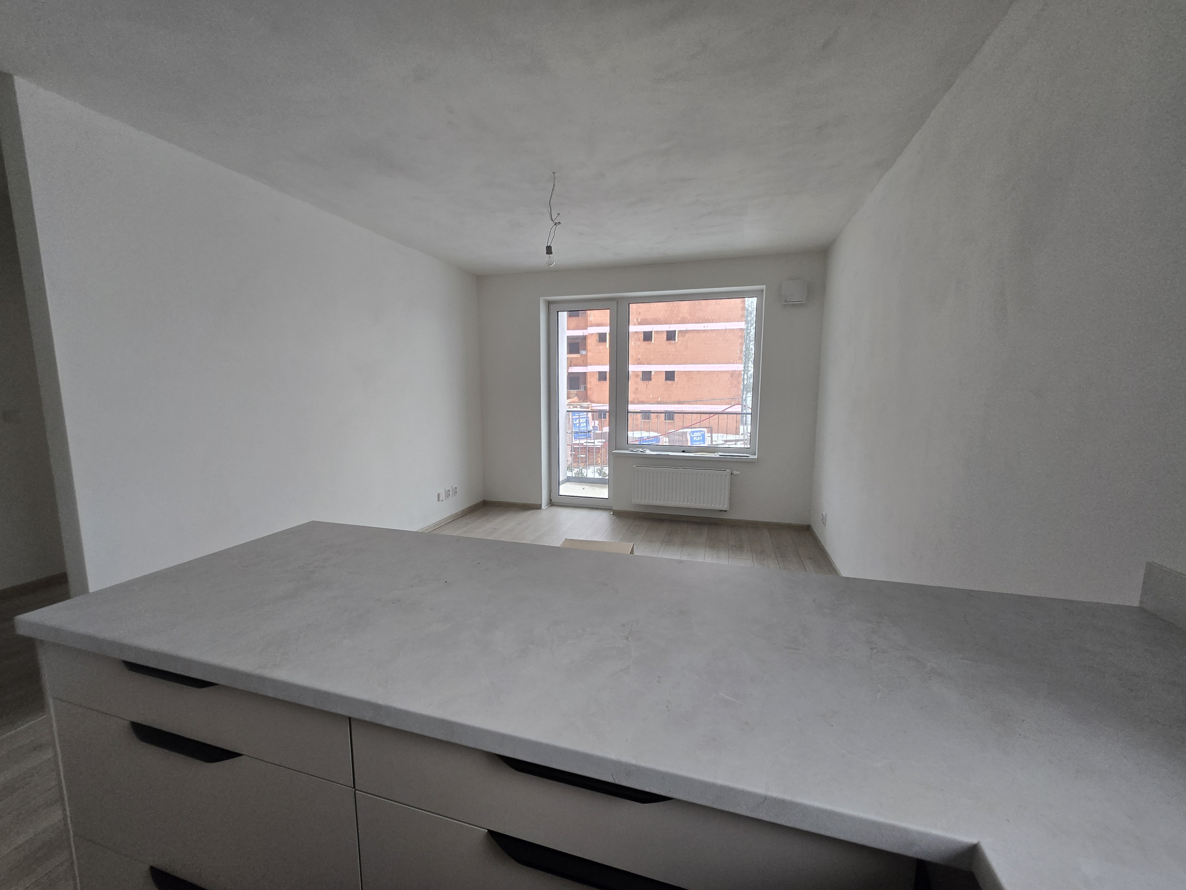 SLNEČNÝ 3-IZBOVÝ BYT V NOVOSTAVBE S PRÉMIOVOU KUCHYŇOU A PARKOVANÍM