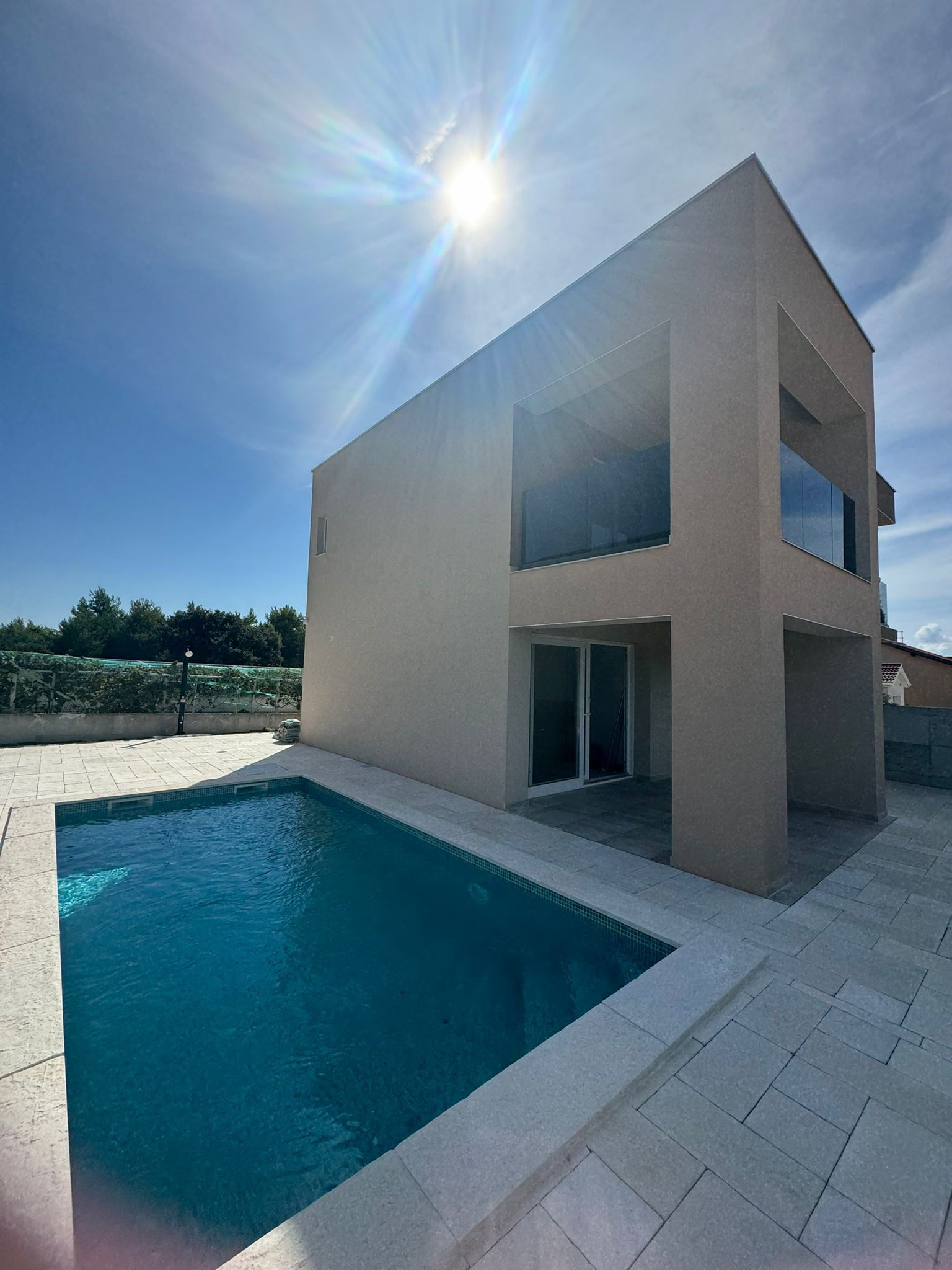 Chorvátsko : Nádherný dom s bazénom a panoramatickým výhľadom na more – Ostrov Vir!