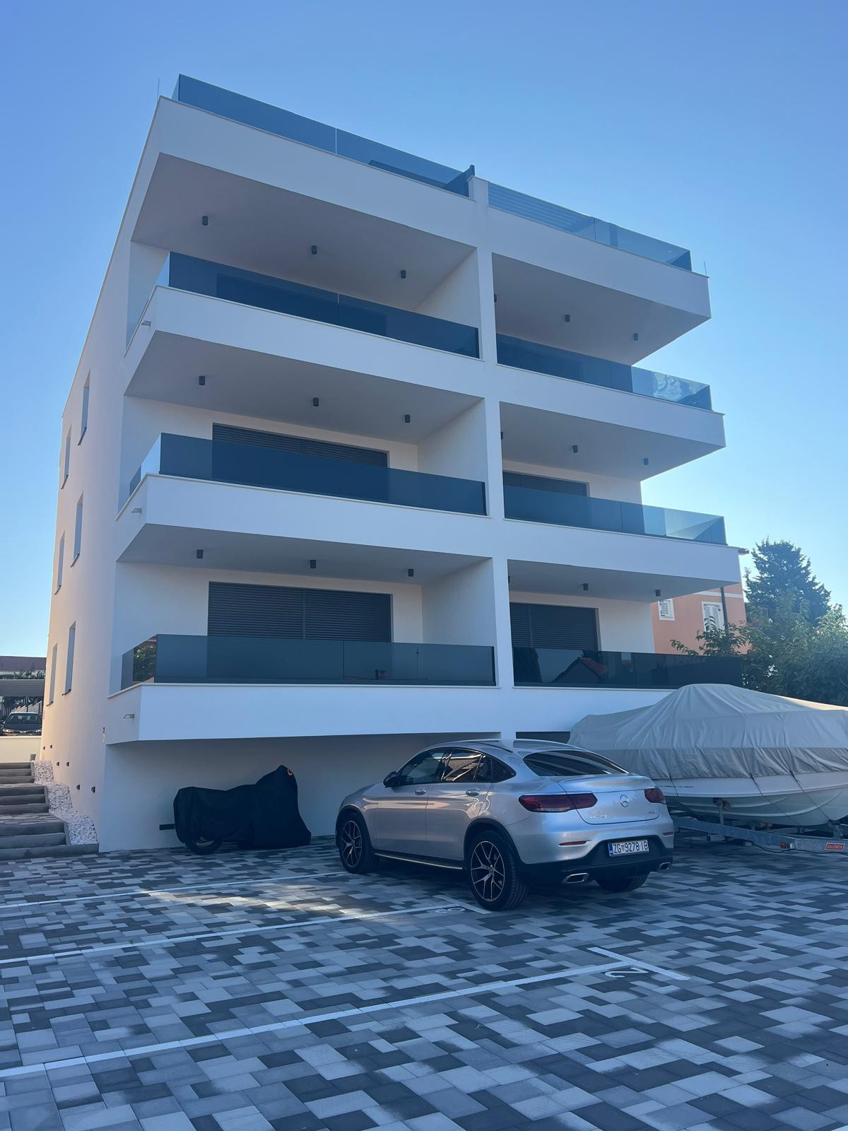 Chorvátsko - Novostavba apartmánu 100m od mora - Sveti Filip Jakov v ponuke len u Nás