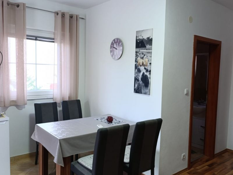 Chorvátsko - Apartmán len 150m od mora za top cenu