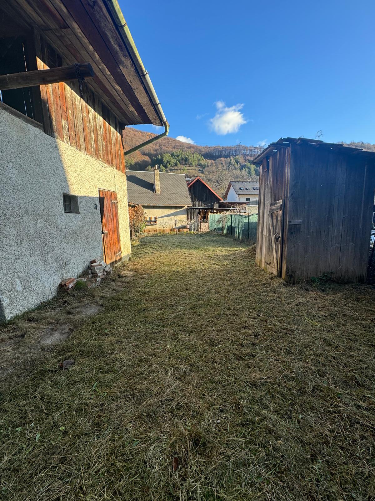 Na predaj dom - pozemok za výhodnú cenu v blízkosti Banskej Bystrice