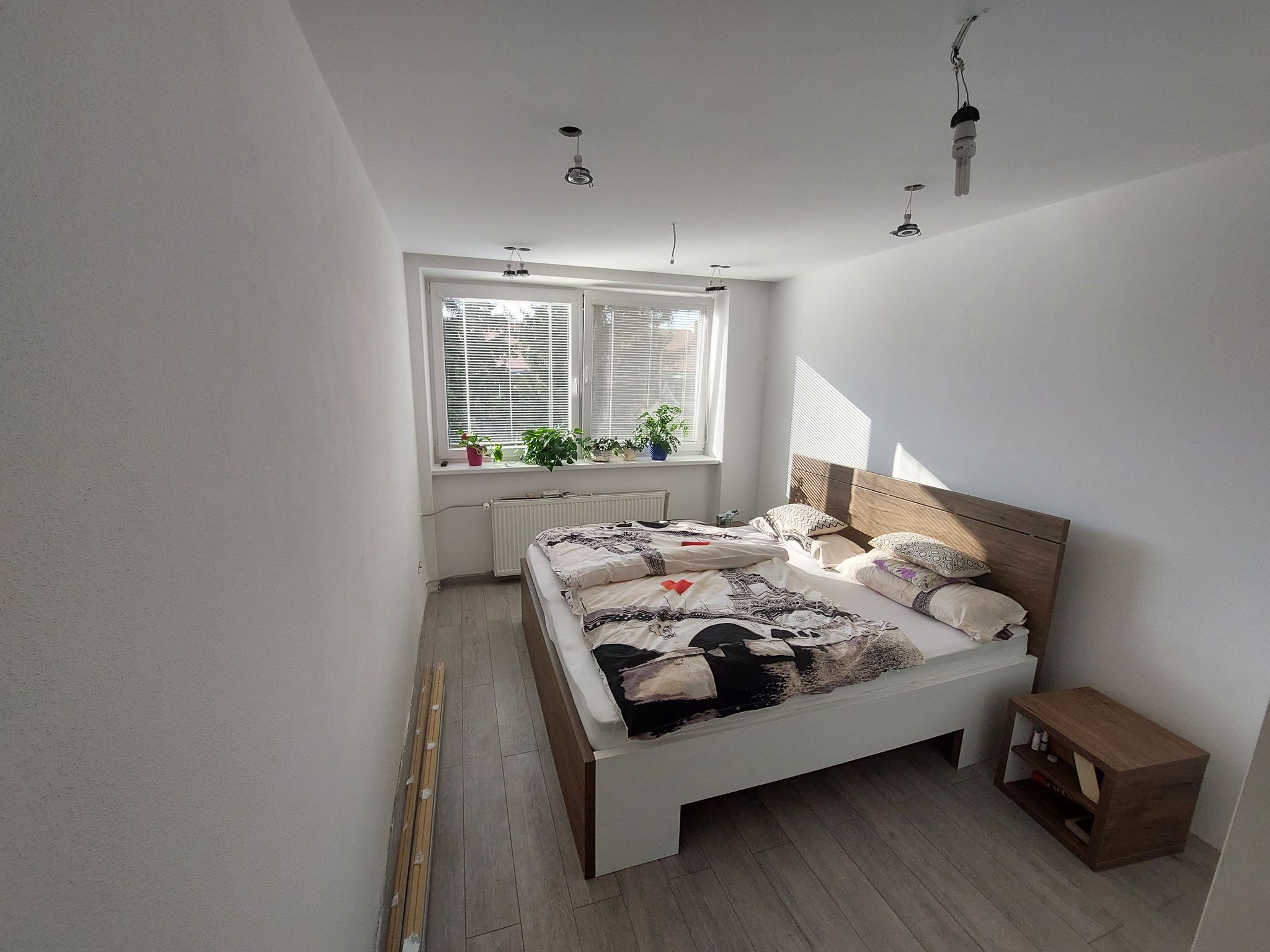 Prenájom priestranného 3-izbového bytu - kompletná rekonštrukcia, zariadený