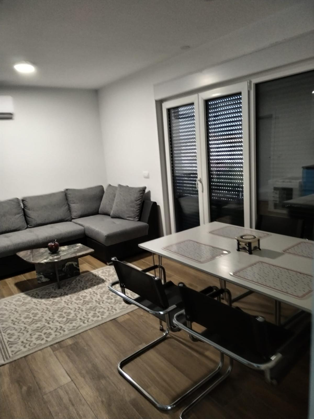 Zariadený apartmán blízko mora, Chorvátsko - Petrčane