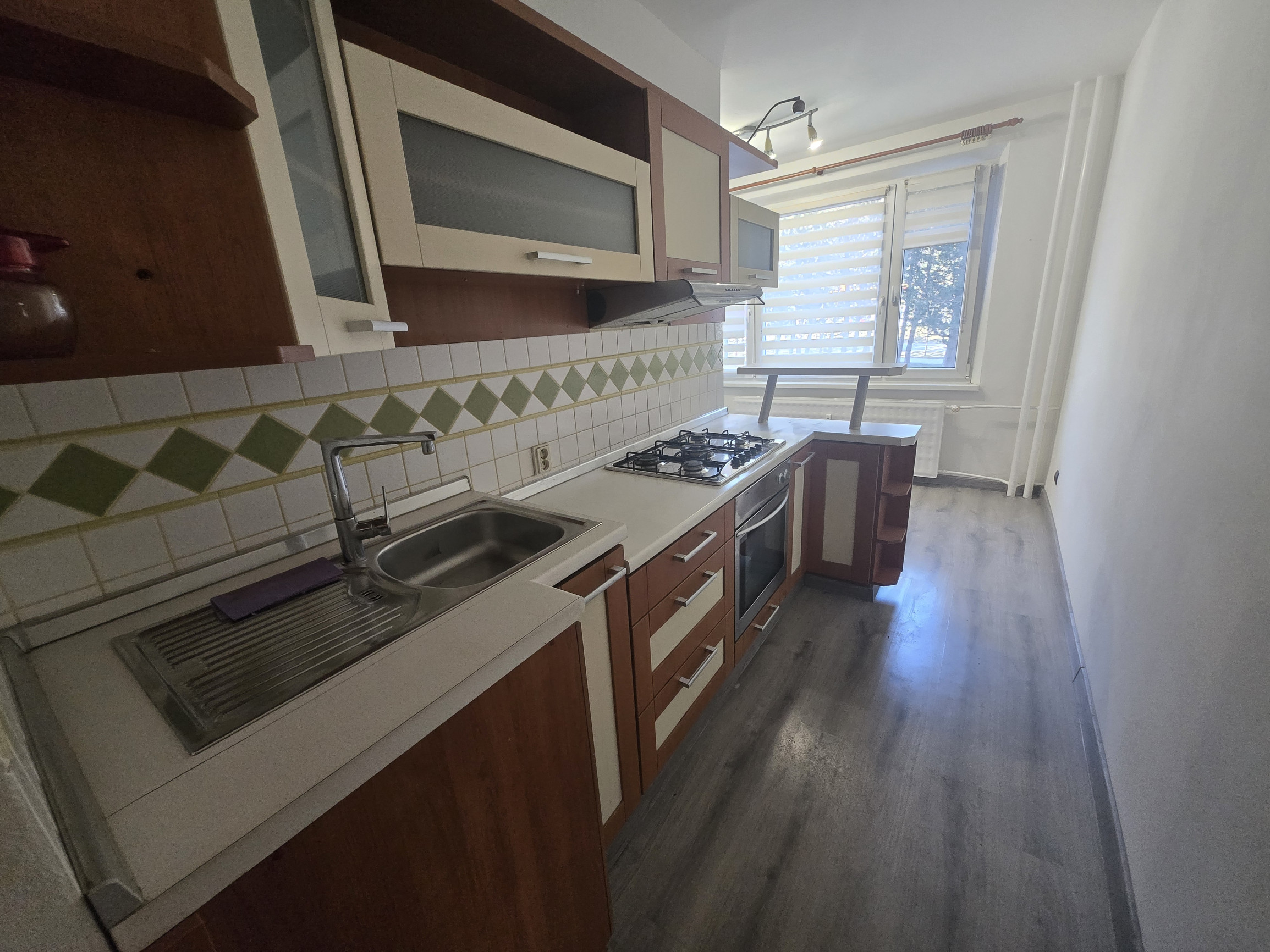 EXKLUZÍVNE: Štýlový 2,5-izbový byt s balkónom v príjmenej lokalite