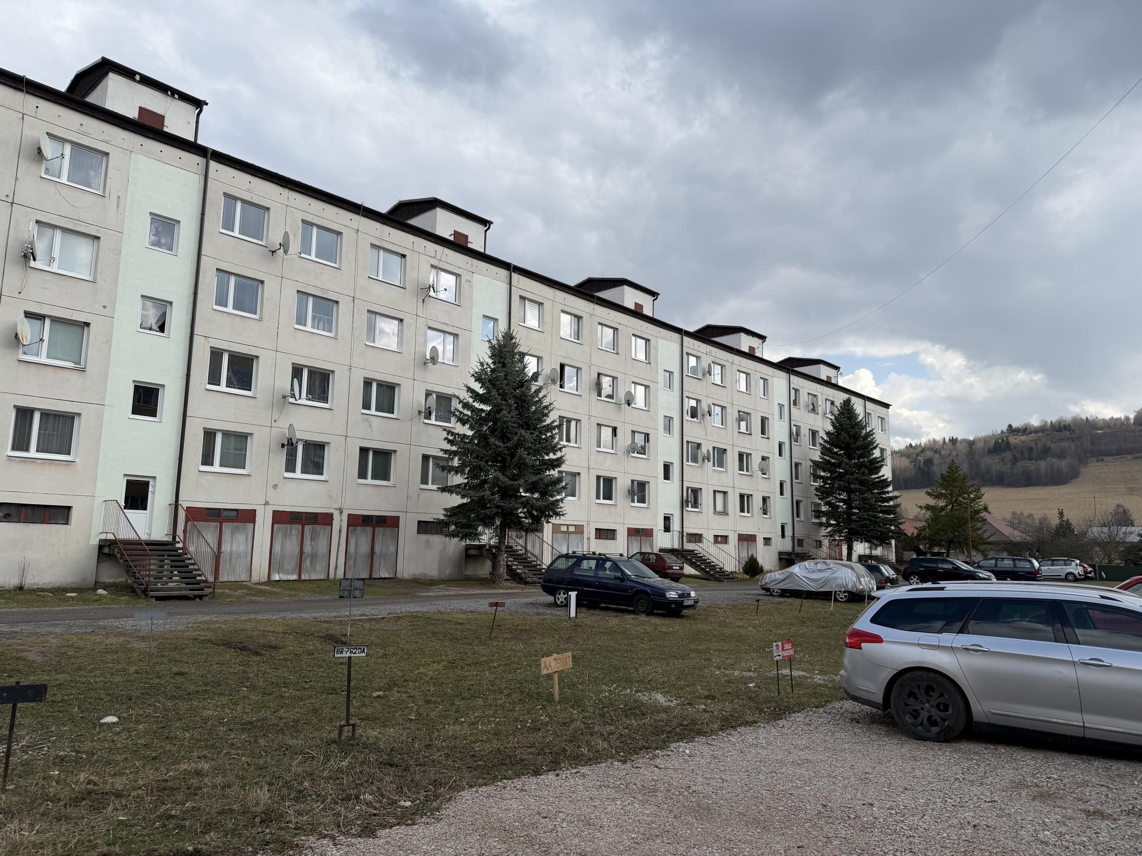 Pekný 3 izbový byt Závadka nad Hronom