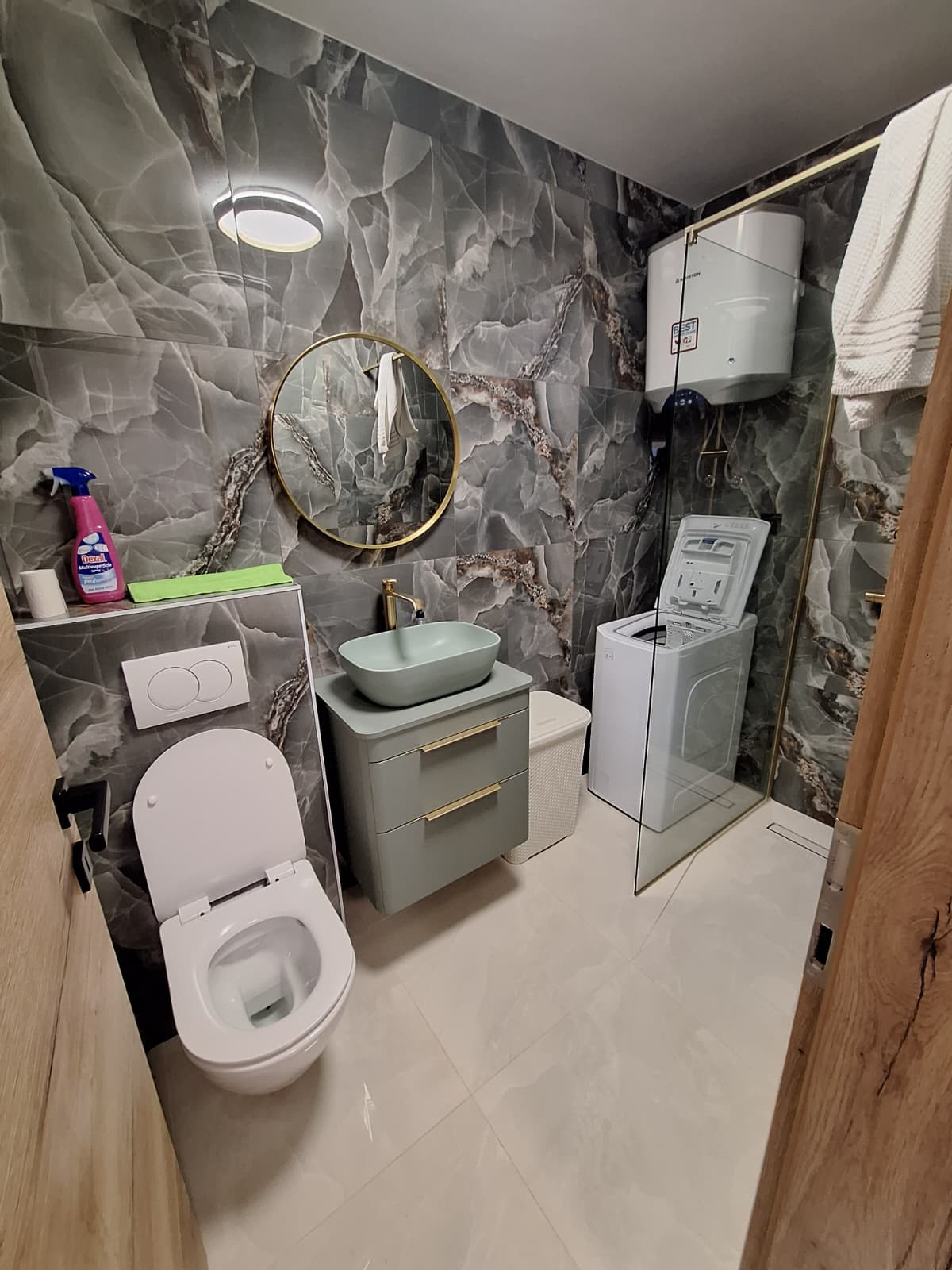 Chorvátsko, ostrov Vir - Na predaj novostavba zariadeného apartmánu so spoločným bazénom