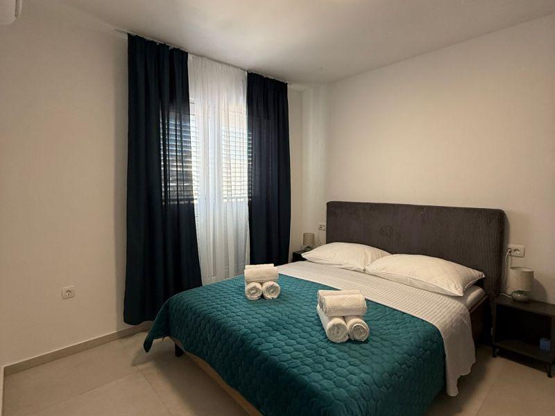 Chorvátsko - Zariadený apartmán s výhľadom na more len 250m od mora