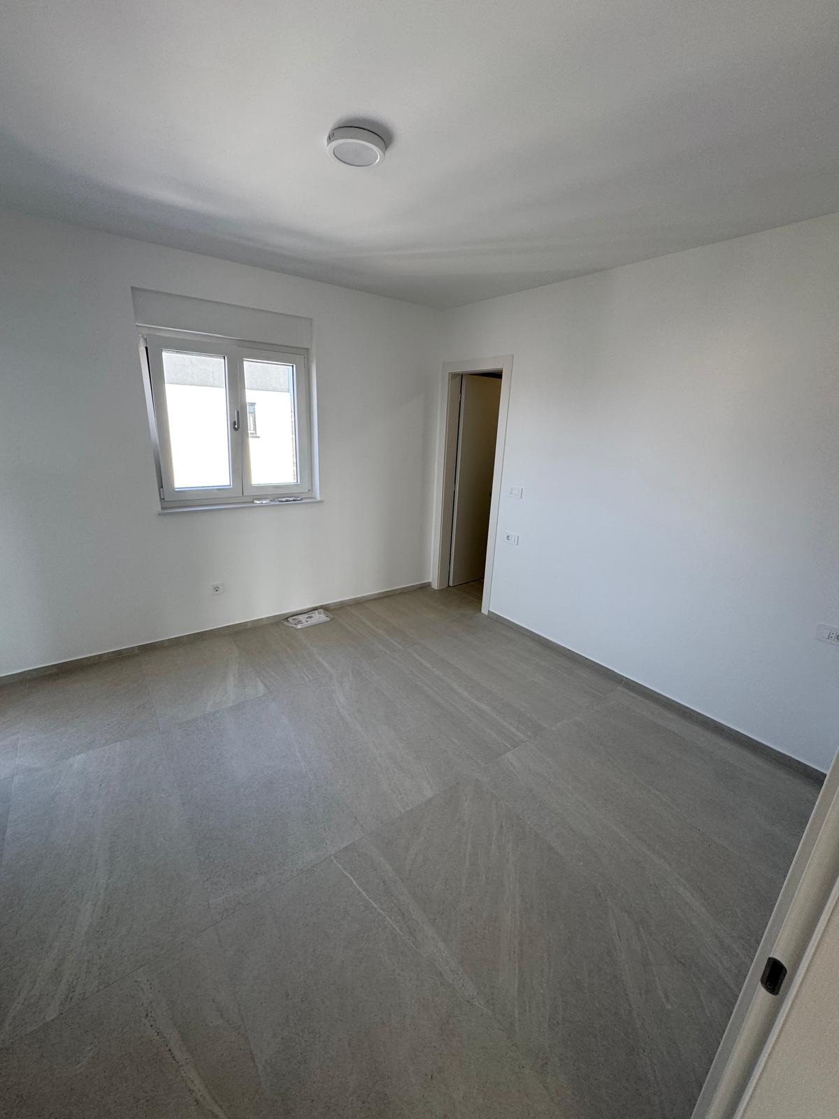 Chorvátsko -Novostavba apartmán 3x spálňa so strešnou terasou a výhľadom na more v Privlake