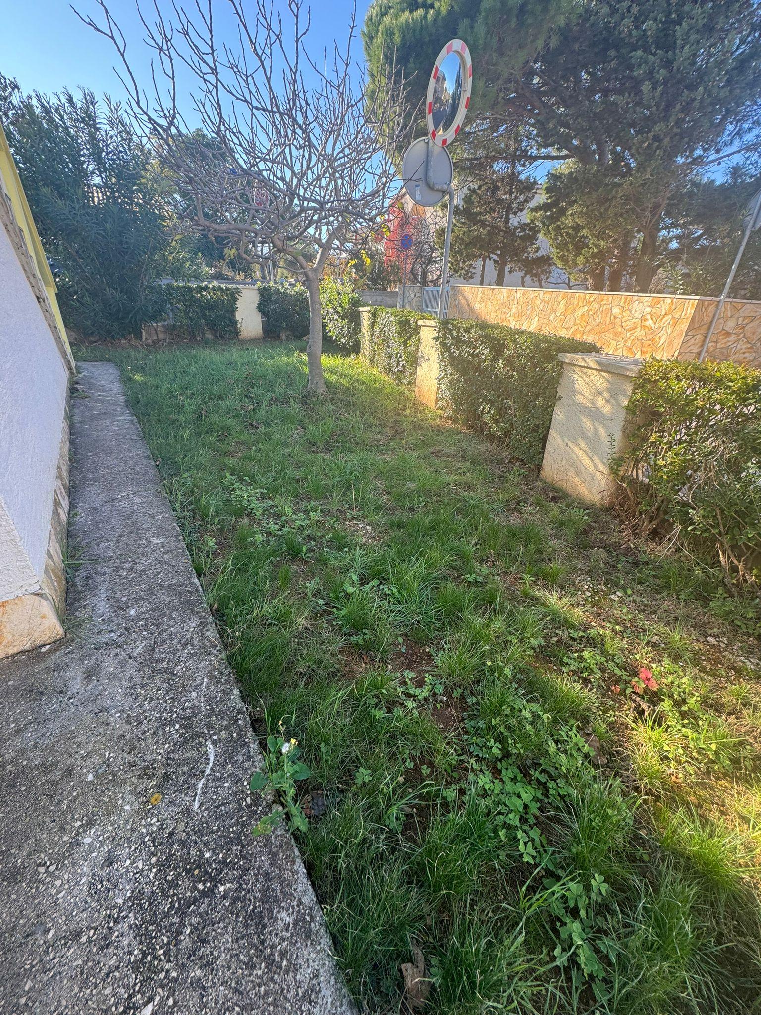 Chorvátsko - Vir - Na predaj samostatný dom s pekným pozemkom len 300m od mora!