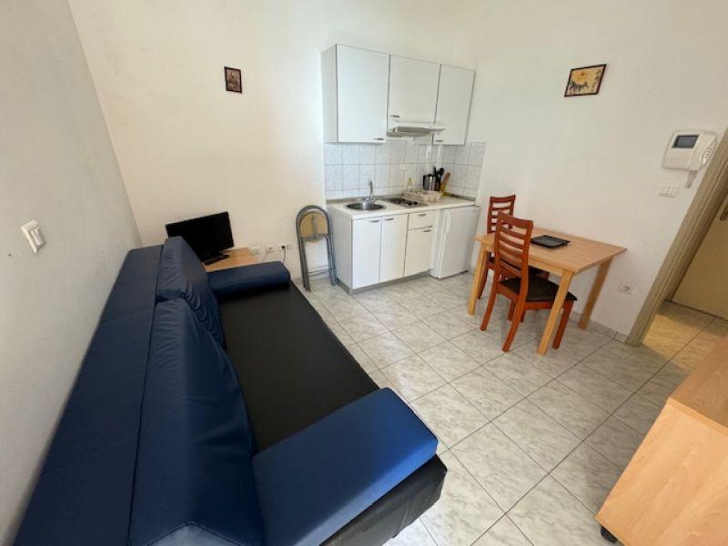 Chorvatsko na predaj: Jedinečný apartmán v Sukošane – Prvý rad pri mori!