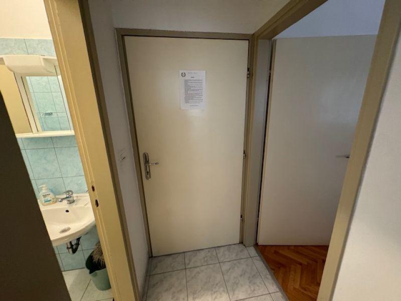 Chorvatsko na predaj: Jedinečný apartmán v Sukošane – Prvý rad pri mori!