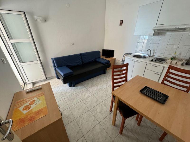 Chorvatsko na predaj: Jedinečný apartmán v Sukošane – Prvý rad pri mori!