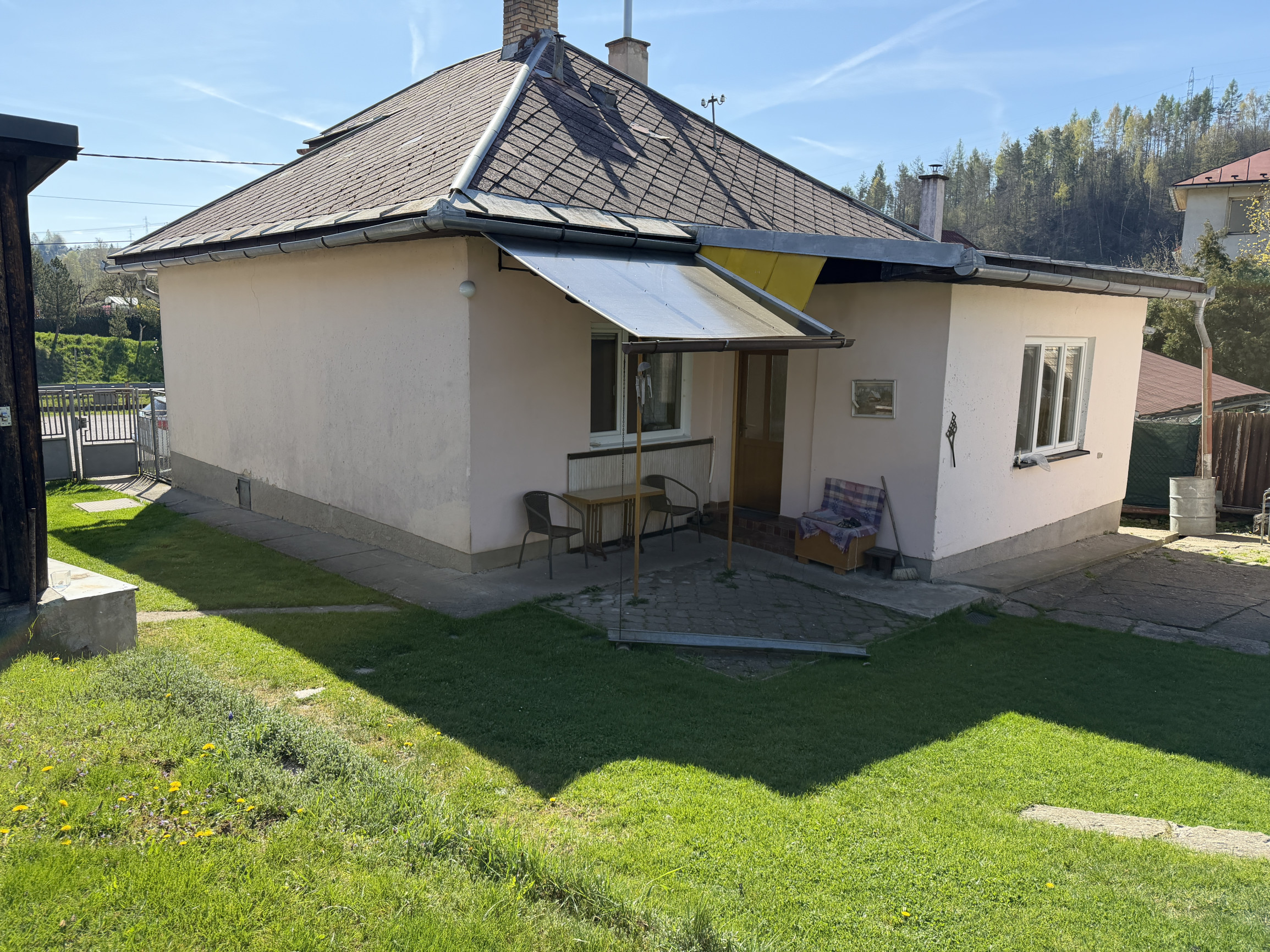 Šikovný domček s veľkou záhradou Brezno časť Zadné Halny