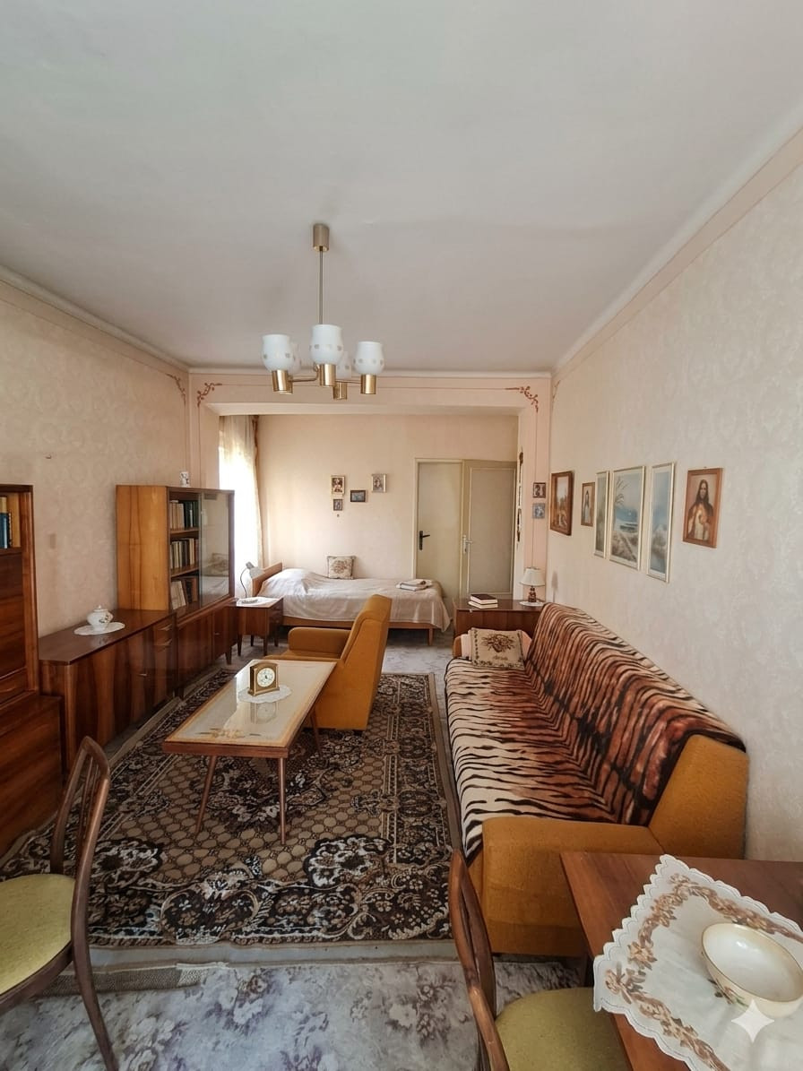 Na predaj 2 izbový byt s balkónom aj loggiou v pôvodnom stave vo Valaskej