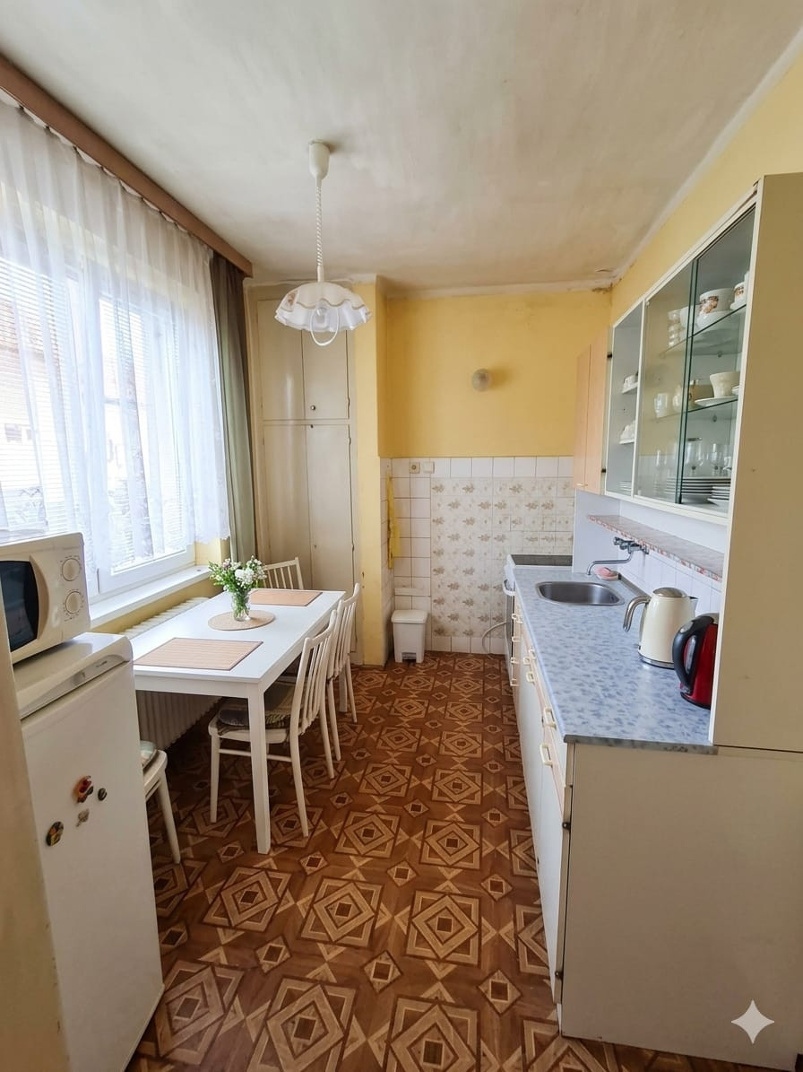 Na predaj 2 izbový byt s balkónom aj loggiou v pôvodnom stave vo Valaskej