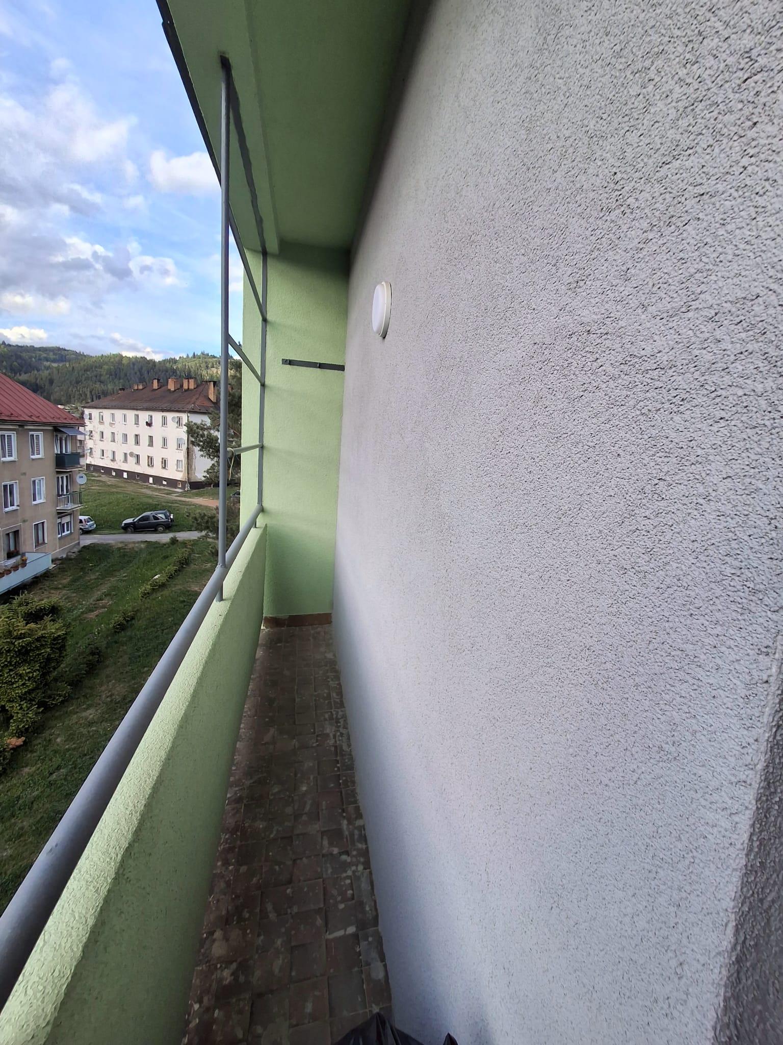 Na predaj 2 izbový byt s balkónom aj loggiou v pôvodnom stave vo Valaskej