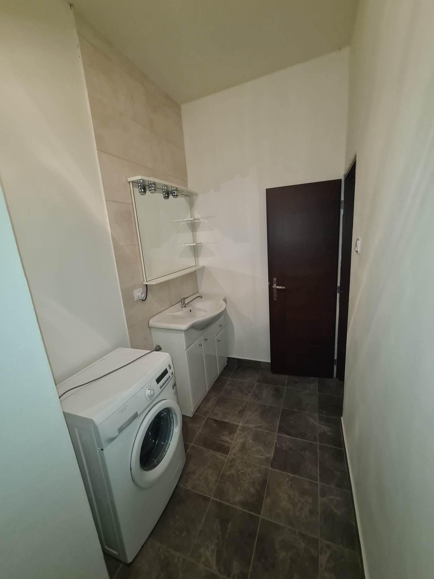 Priestranný 3-izbový byt (70 m²) v rodinnom dome so záhradou