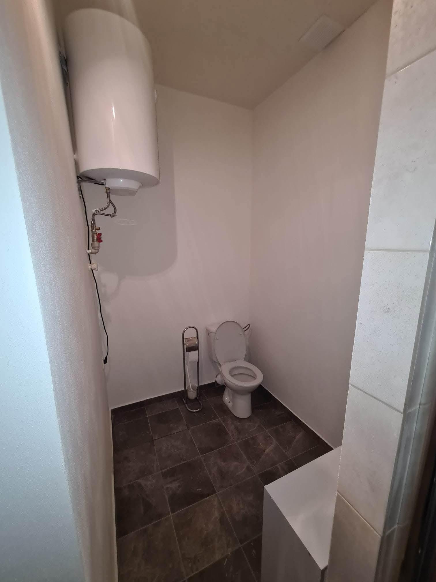 Priestranný 3-izbový byt (70 m²) v rodinnom dome so záhradou