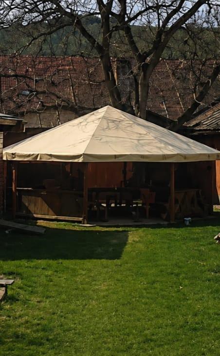 Priestranný 3-izbový byt (70 m²) v rodinnom dome so záhradou