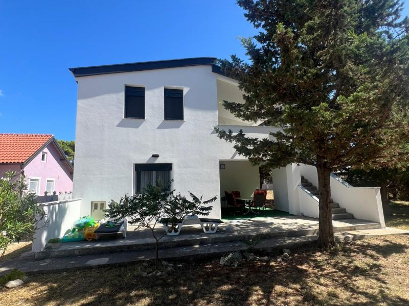 Na predaj dom so záhradou na ostrove Vir - Chorvátsko