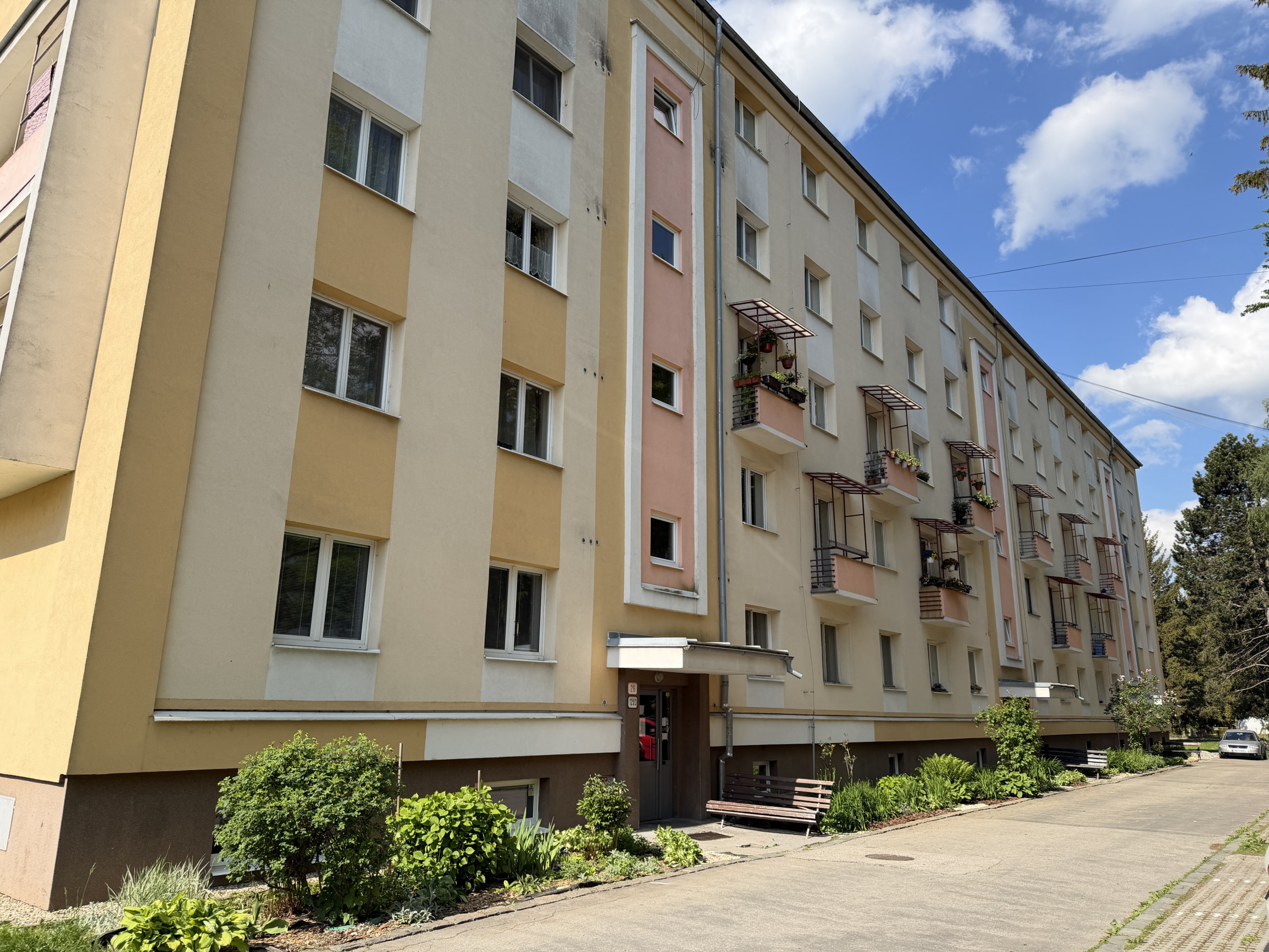 Útulný 2- izbový  byt v centre Brezna na predaj