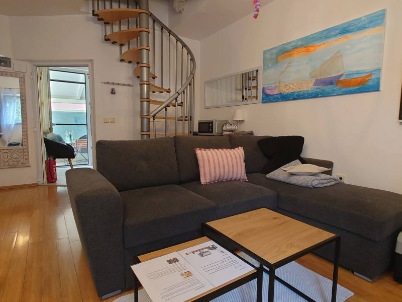Chorvátsko, ostrov Vir - Na predaj dvojpodlažný apartmán so záhradou