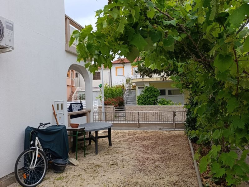 Chorvátsko - Na predaj rodinný  dom s dvoma apartmánmi na ostrove Vir