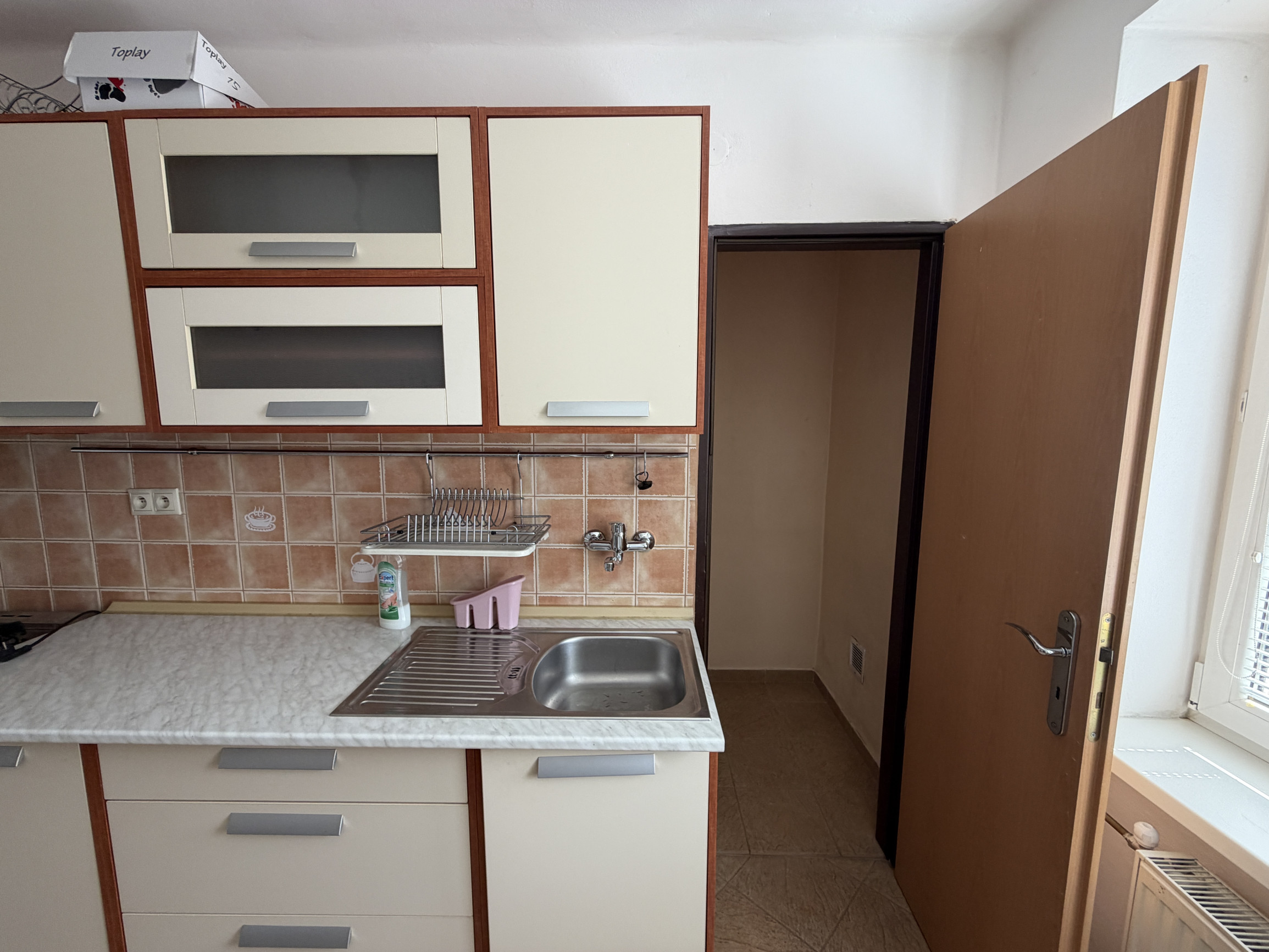 Exkluzívne na predaj - 2 izbový byt priamo v centre Brezna