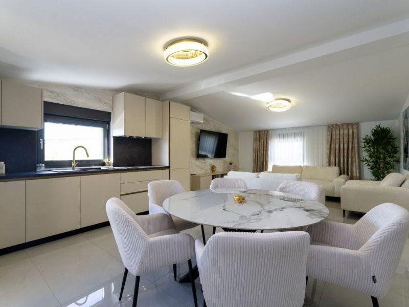 Chorvátsko- Moderný apartmán na ostrove Vir - Centrum