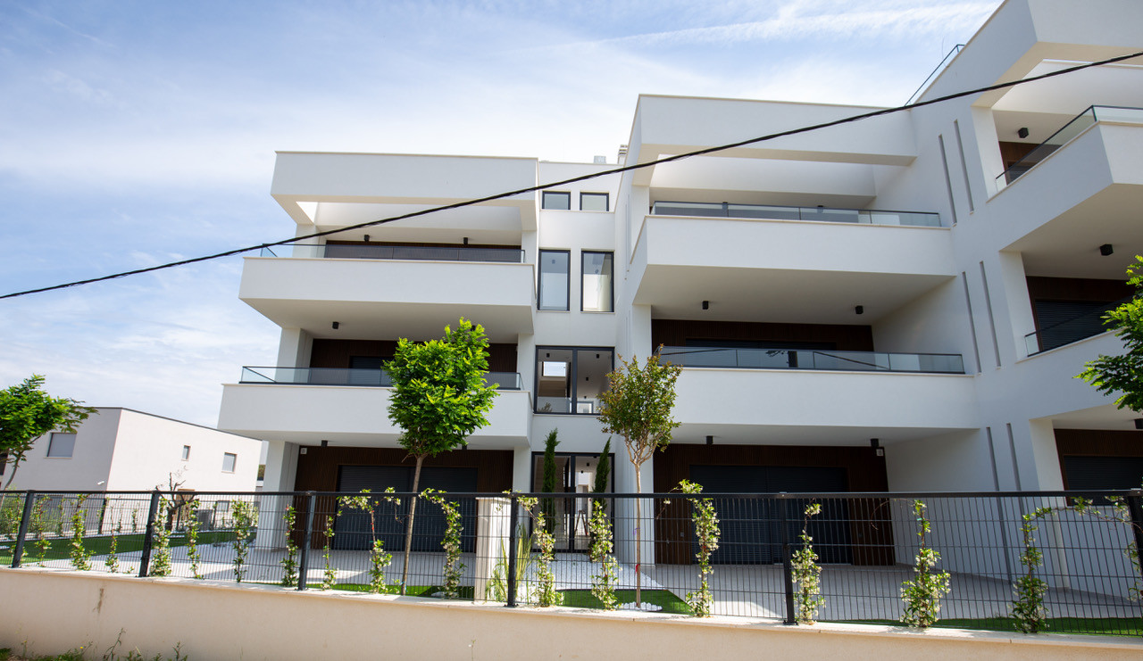 Exkluzívna novostavba, lokalita, špičková kvalita, 9 apartmánov s výhľadom na more