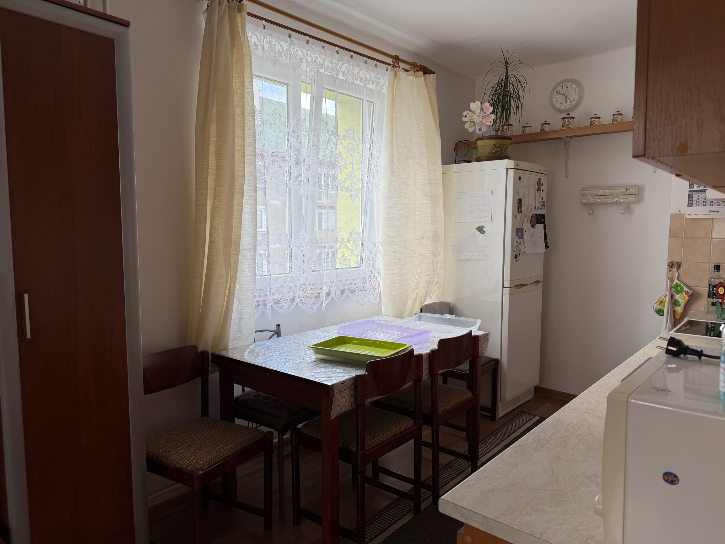 == Priestranný  2- izbový byt 65 m2 vo Valaskej - výborná cena za m2