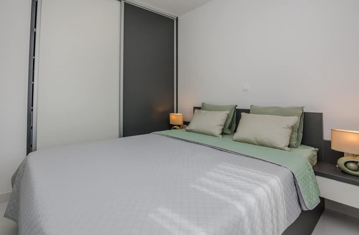 Chorvátsko - Novostavba apartmánový dom s výhľadom na more len 250m od mora