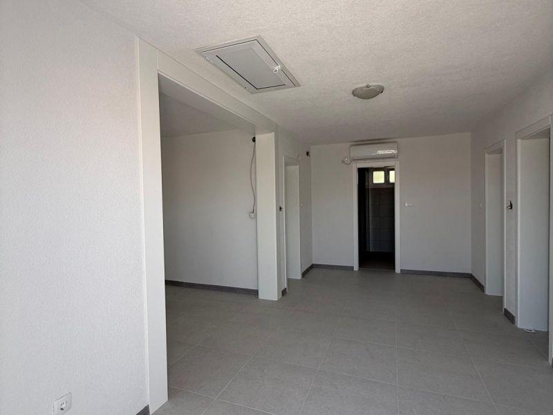 Chorvátsko - Apartmán 3x spálňa s garážou len 80m od mora