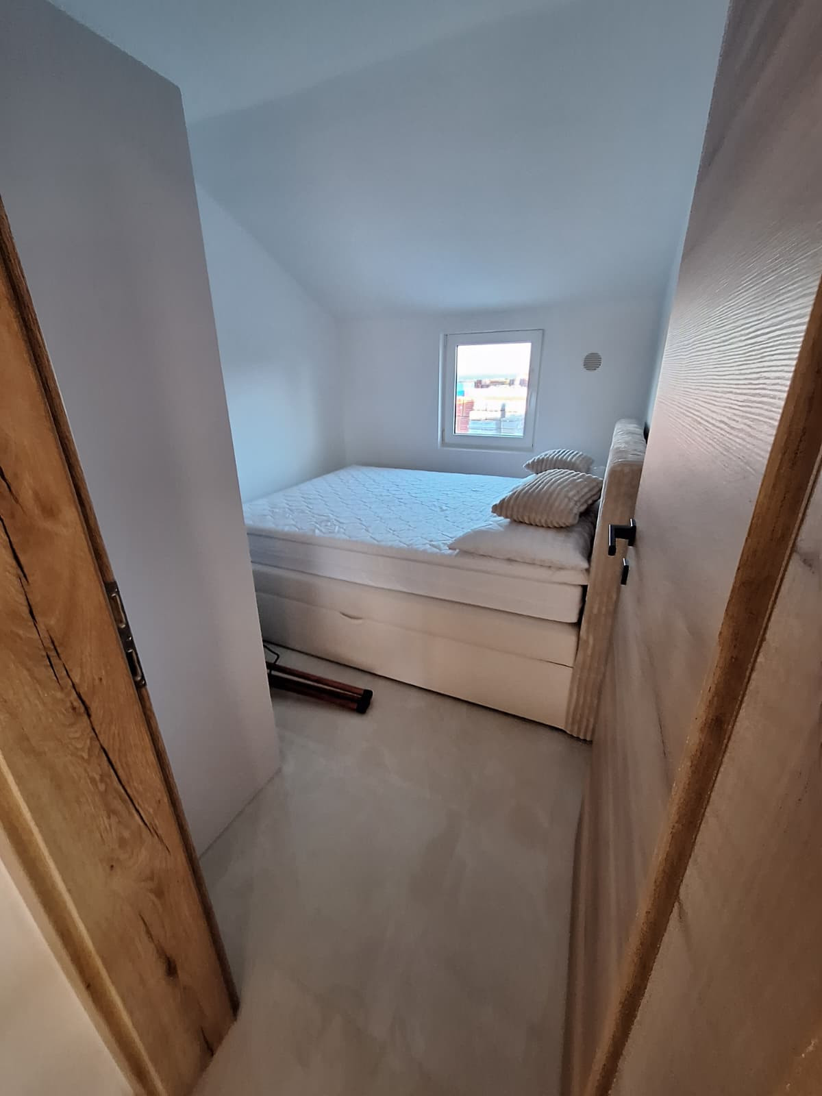Chorvátsko, ostrov Vir - Na predaj kompletne zrekonštruovaný apartmán so spoločným bazénom