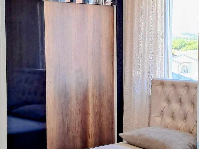 CHORVÁTSKO, OSTROV VIR  NA PREDAJ ŠTÝLOVÝ APARTMÁN S VÝHĽADOM NA MORE