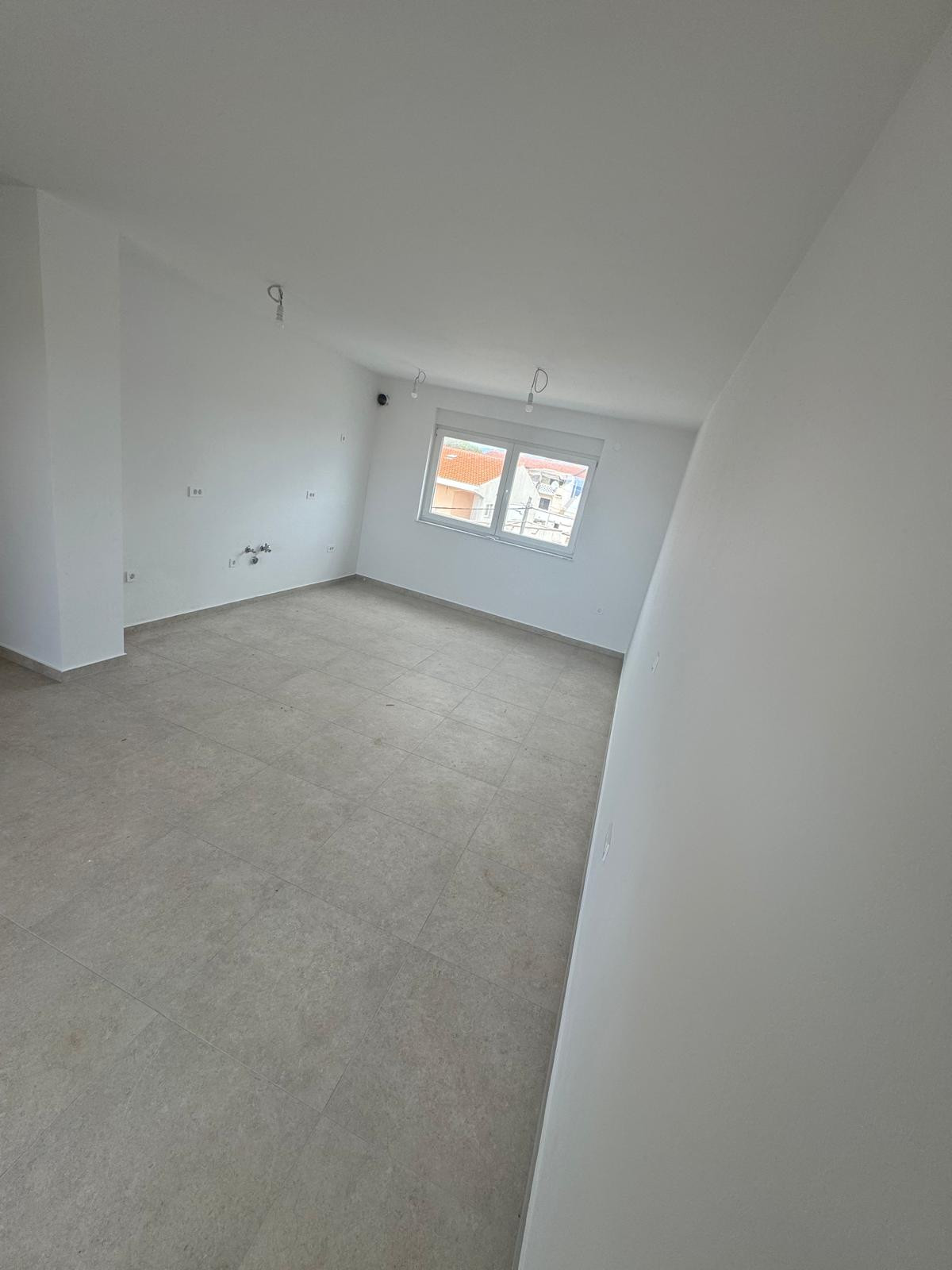 Apartmán so strešnou terasou len 100m od pieskovej pláže