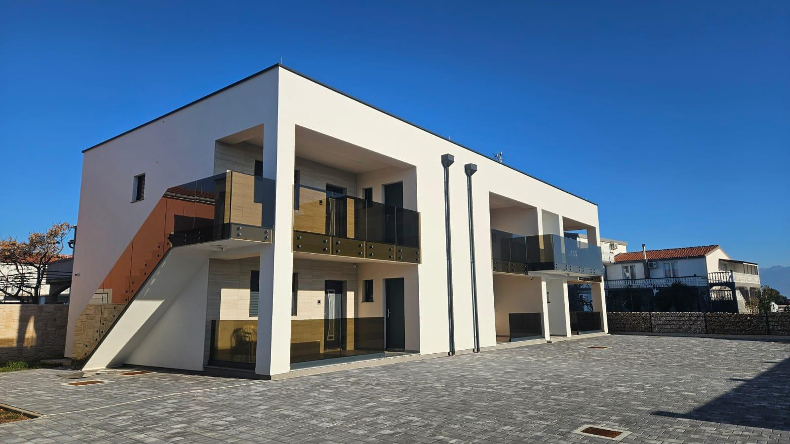 Chorvátsko - Novostavba apartmánu len 180m od mora a vyhľadávanej pláže Prezida