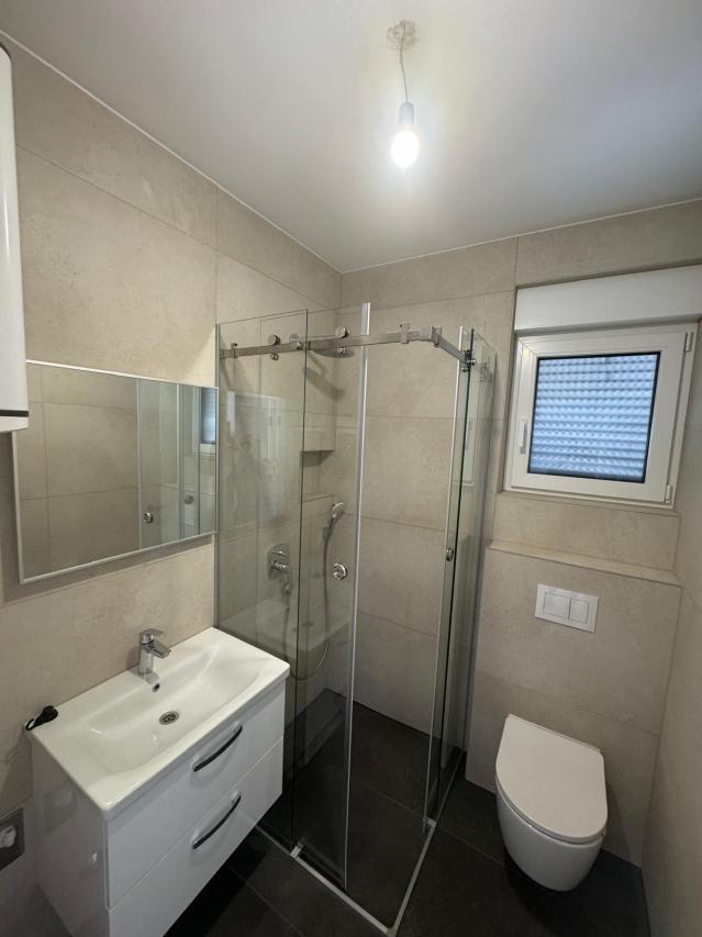 Chorvátsko - Novostavba apartmánu len 180m od mora a vyhľadávanej pláže Prezida