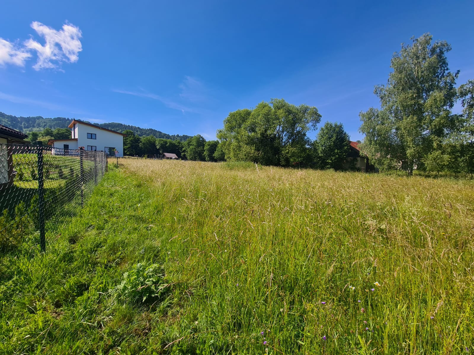 Stavebné pozemky s výhľadom na Nízke Tatry – Brezno (805 m² a 950 m²)