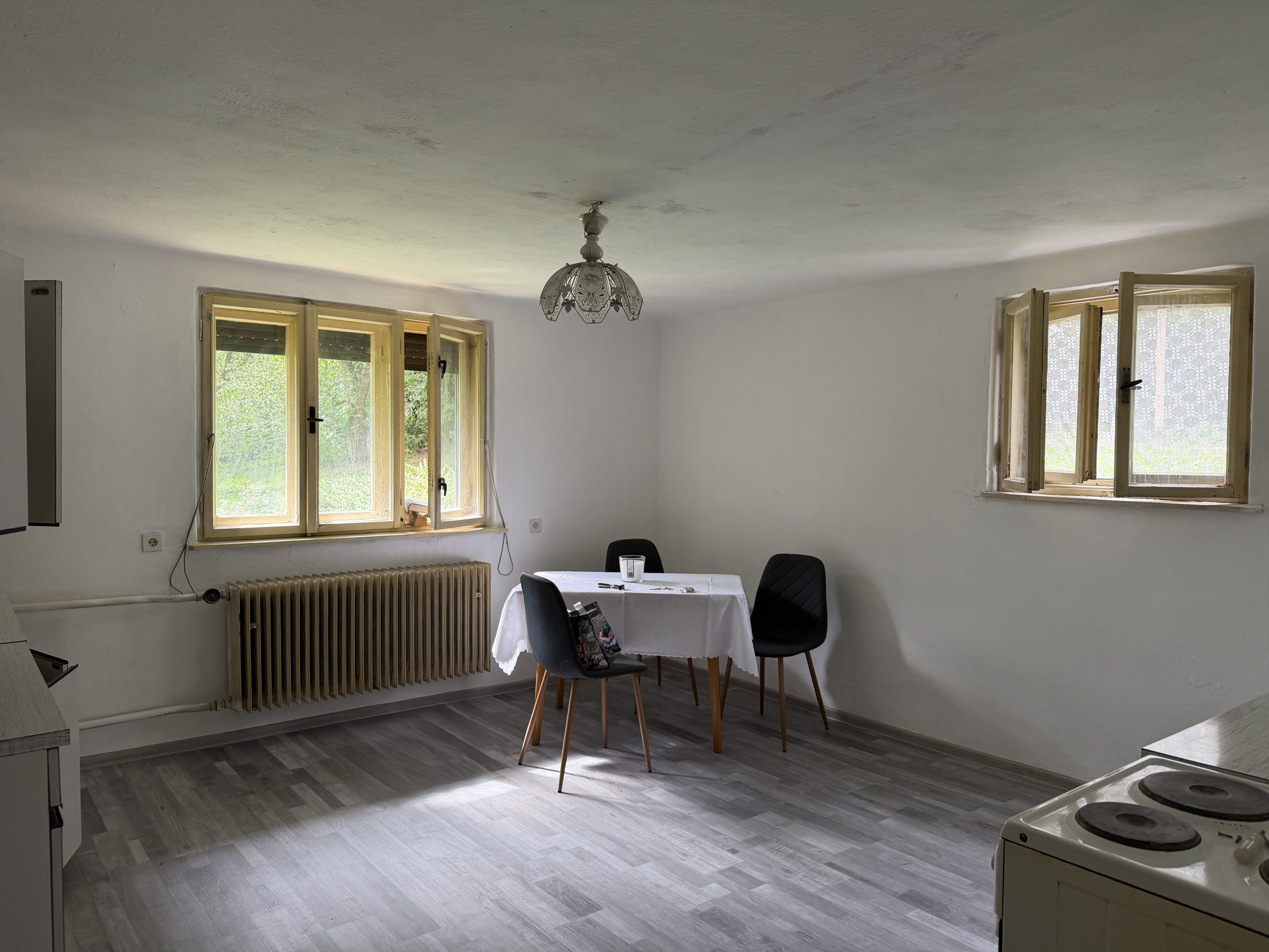Priestranný rodinný dom s veľkou záhradou - Lopej
