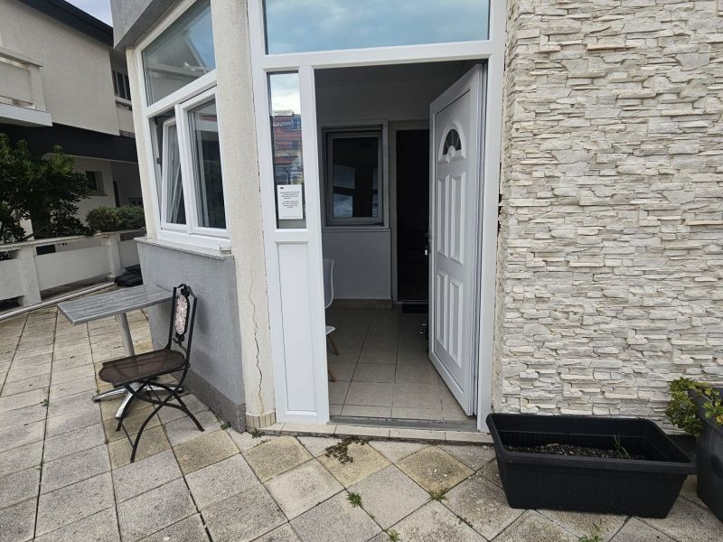 Chorvátsko -  Apartmán v prvej rade od mora za top cenu