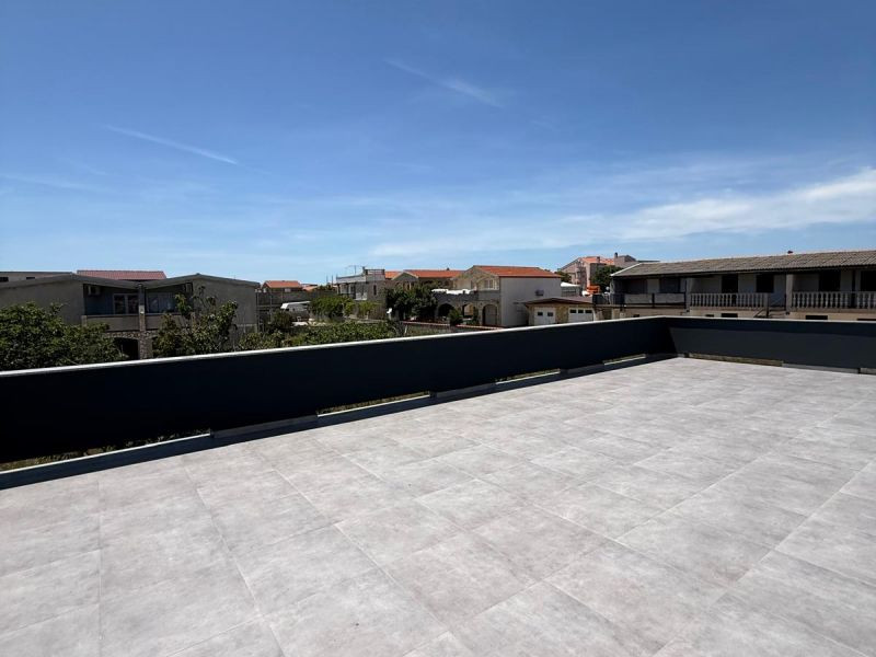 Chorvátsko - Apartmán 3x spálňa s garážou len 80m od mora