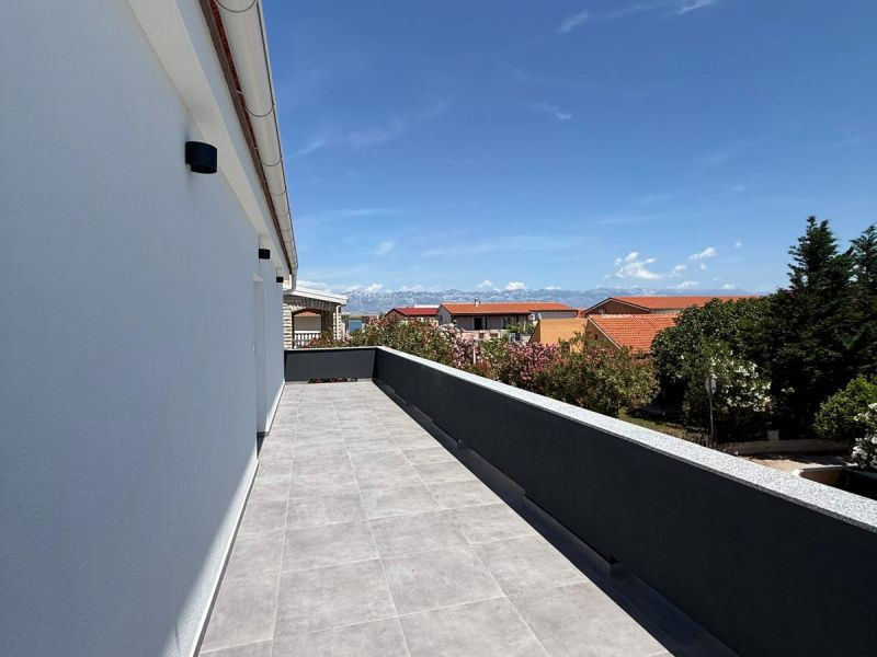 Chorvátsko - Apartmán 3x spálňa s garážou len 80m od mora