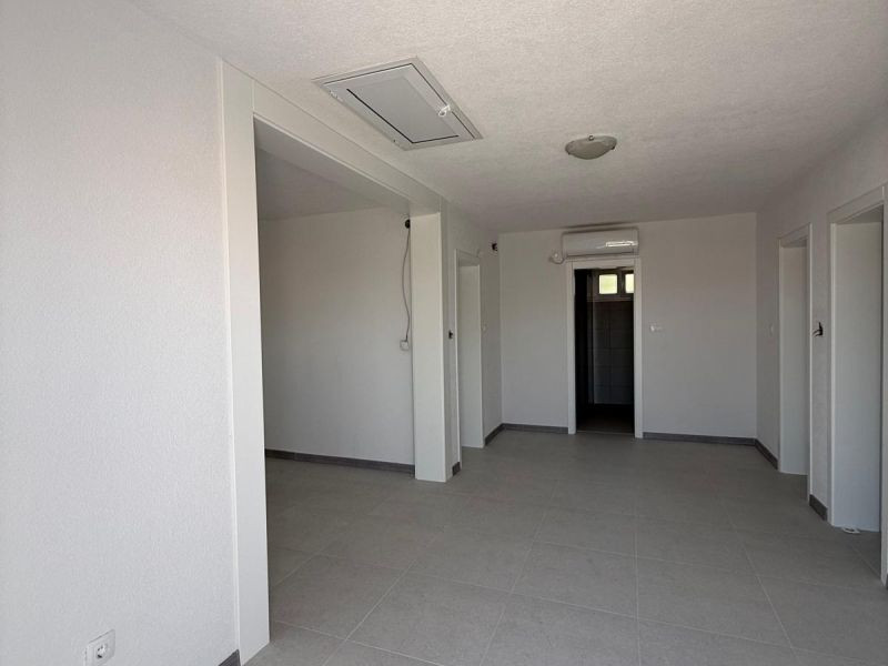 Chorvátsko - Apartmán 3x spálňa s garážou len 80m od mora