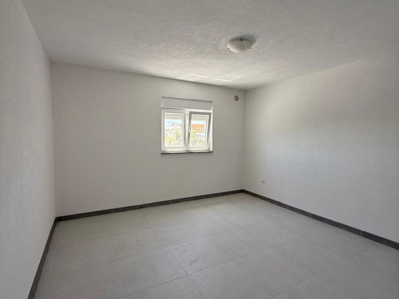 Chorvátsko - Apartmán 3x spálňa s garážou len 80m od mora