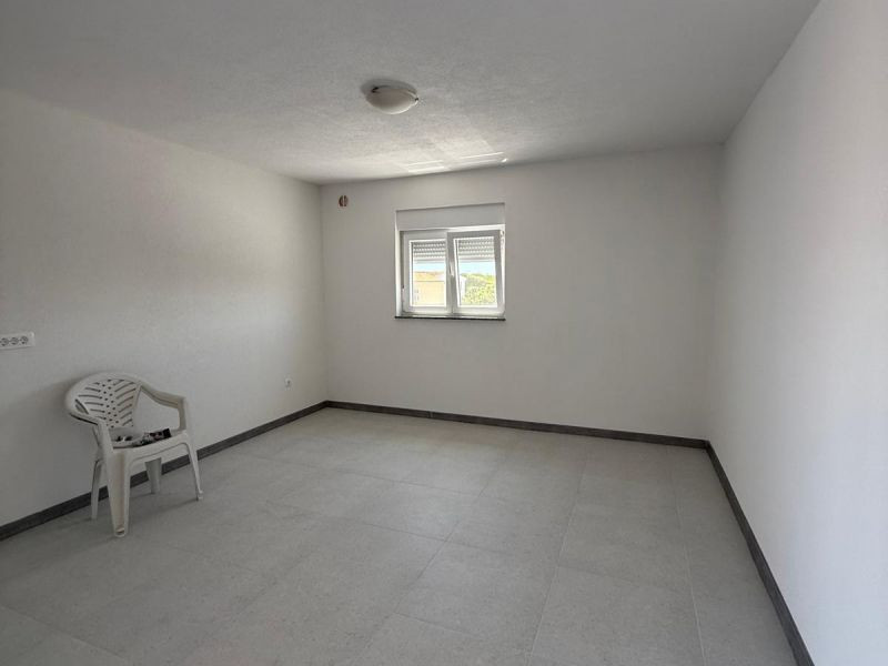 Chorvátsko - Apartmán 3x spálňa s garážou len 80m od mora
