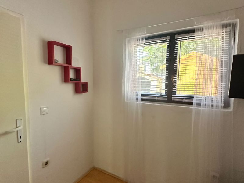 Chorvátsko- Apartmán so záhradou len 300m od mora